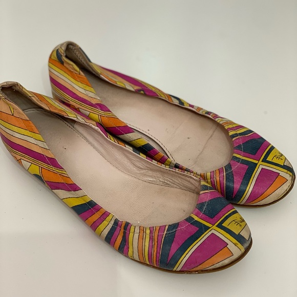 Shoes Size 7 - Picture 2 of 4